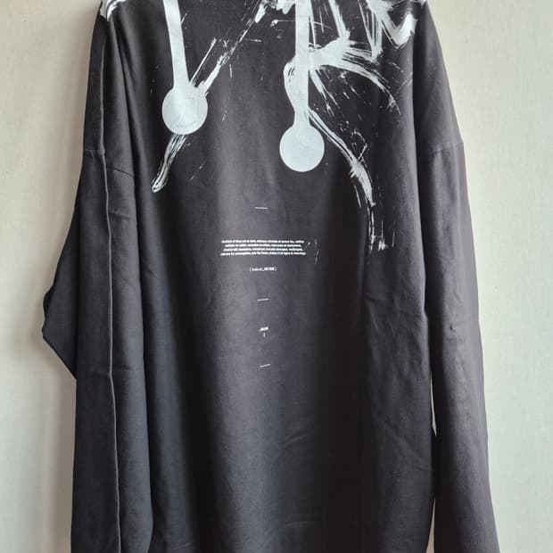 JULIUS 율리우스 23ss 그래픽 블랙 롱슬리브