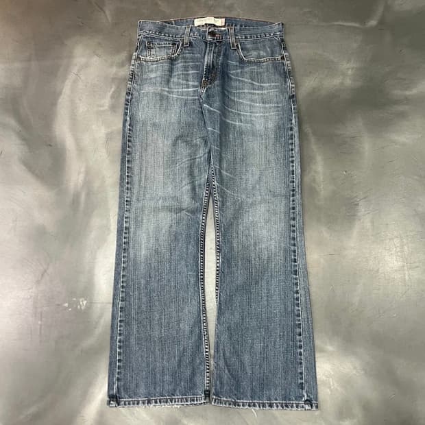 Levi’s 517 denim pants