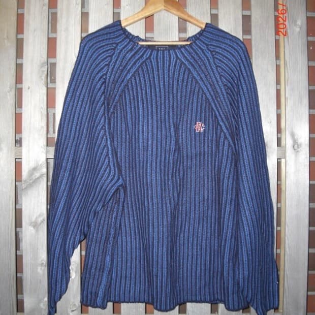 로맨틱크라운 네이비 니트