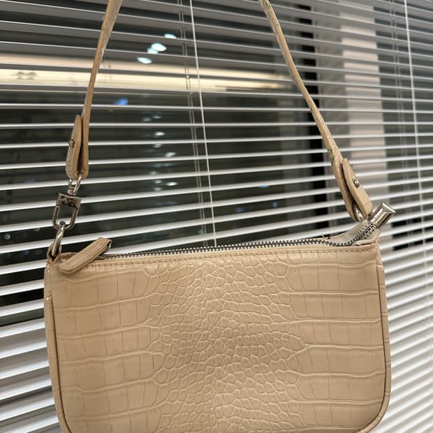 croc mini shoulder bag