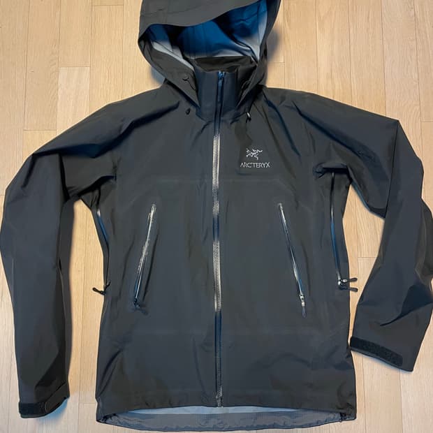 아크테릭스 베타 AR 블랙 M