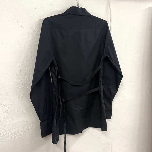 앤드뮐미스터 스트랩 플리츠 셔츠