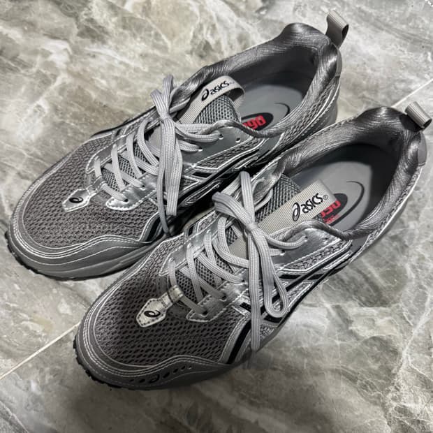 아식스 x 프레자 위워 젤 1090 v2 270사이즈 판매합니다.