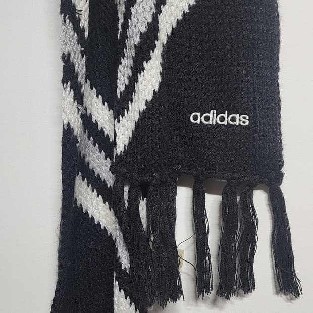 아디다스 배색 목도리