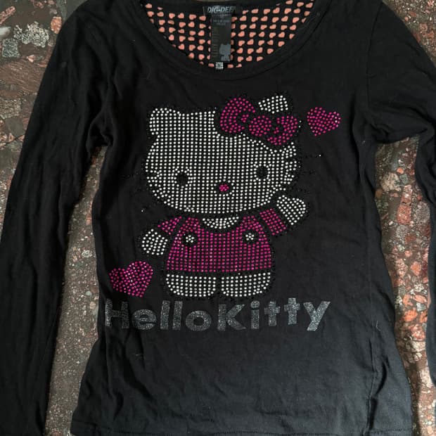 디그딥 헬로키티 롱슬리브 블랙