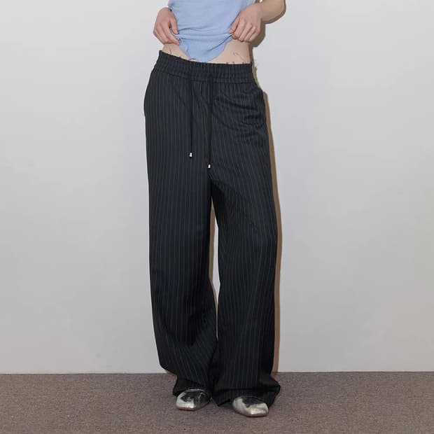 폴리수엠 핀스트라이프 자카드 팬츠 블랙 2사이즈