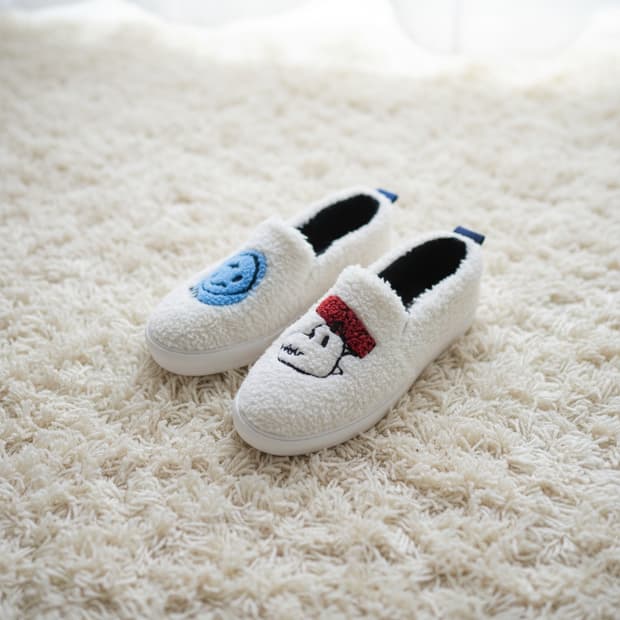 정가13만원대 sjyp 뽀글이 양털 슬립온 스니커즈 240