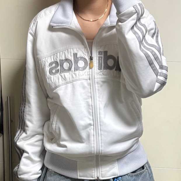 아디다스 화이트 그레이 져지