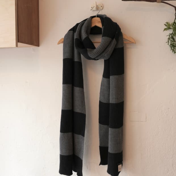 엔지니어드 가먼츠 스트라이프 머플러