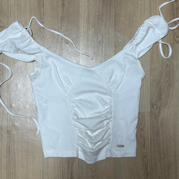 cerric 세릭 셔링 반팔 하프탑