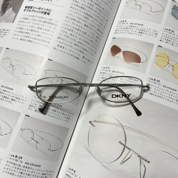 DKNY 도나카란뉴욕 티타늄 실버 빈티지 안경 47