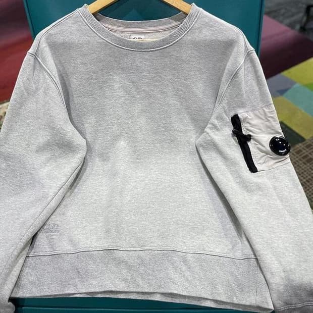 CP컴퍼니 렌즈 패치포켓 맨투맨 (M) 