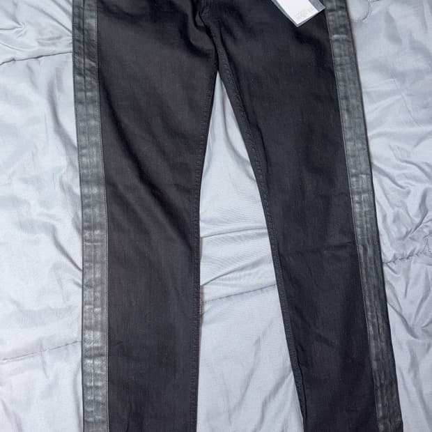 알렉산더맥퀸 레더 포인트 스키니진 46사이즈