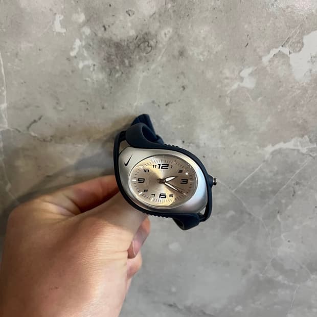 나이키 트라이엑스 시계