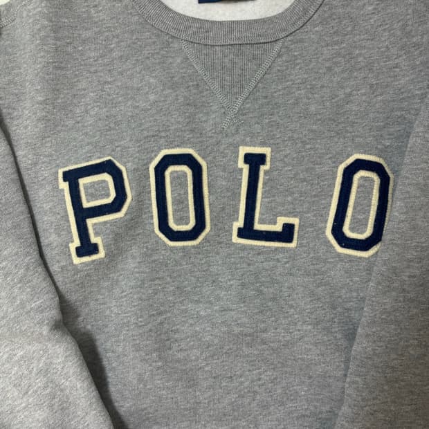 폴로 스펠아웃 로고 맨투맨 그레이