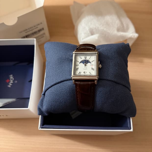 노아 x 타이맥스 브라운 스틸