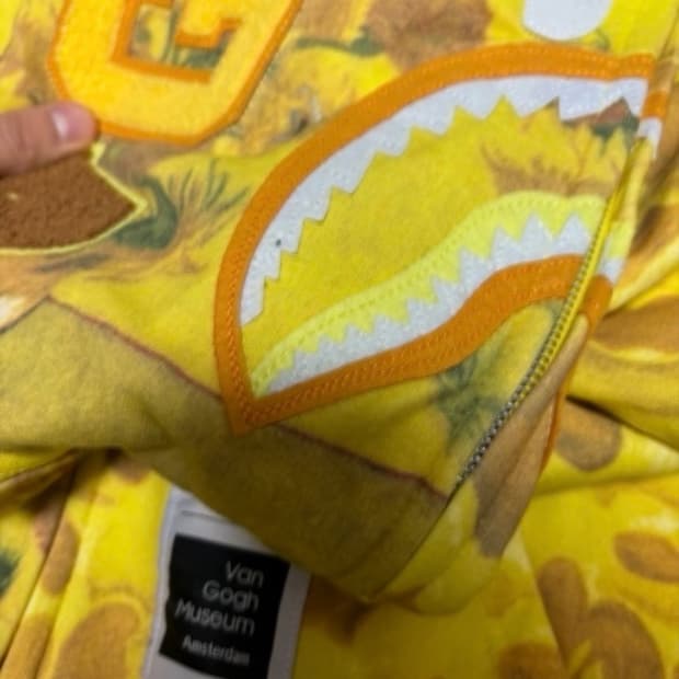 베이프 x 반 고흐 뮤지엄 샤크 풀 집 후드 옐로우 새상품 m,L