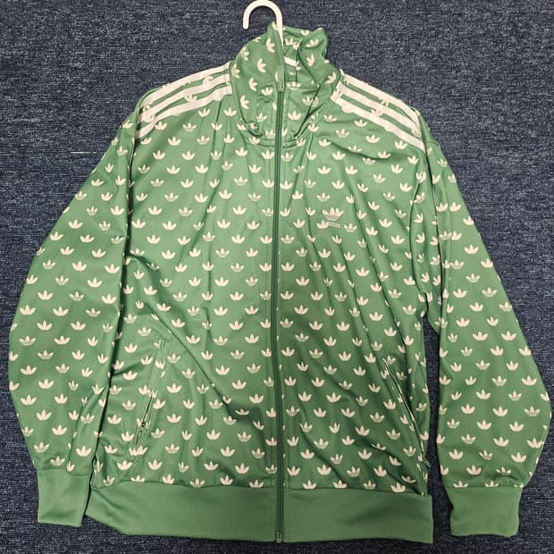 아디다스 모노그램 트랙 탑