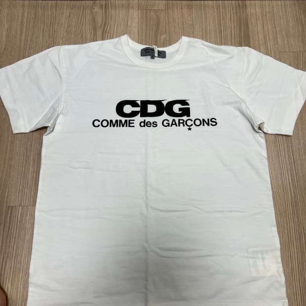 꼼데가르송 cdg 반팔 팝니다