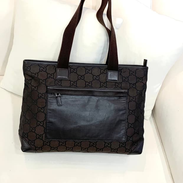 구찌 브라운 GG 나일론 숄더백 (정품)