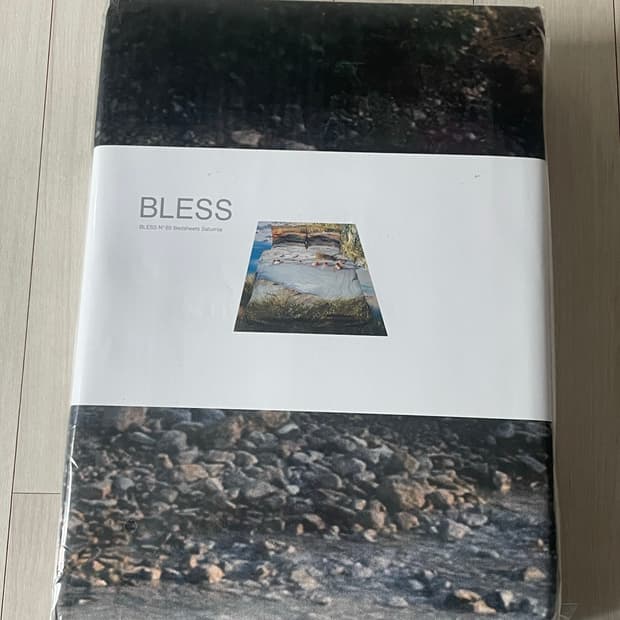 Bless Saturnia 베드 시트