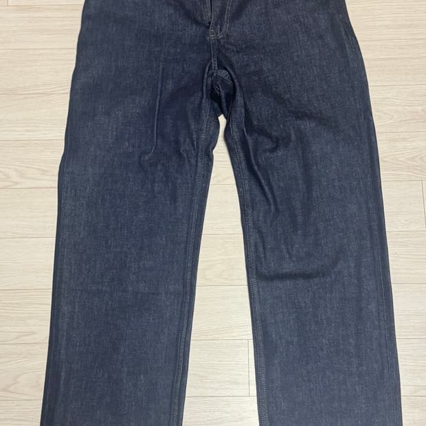 유니클로 jw앤더슨 스트레이트데님 35사이즈