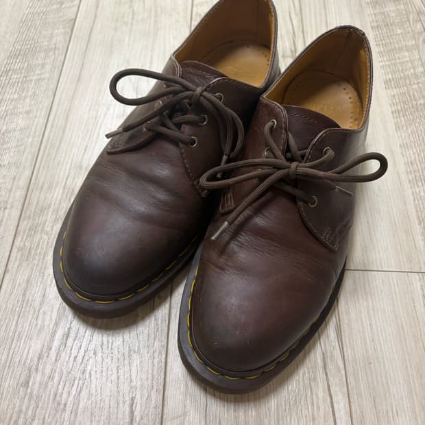 닥터마틴 3홀 크레이지홀스 270