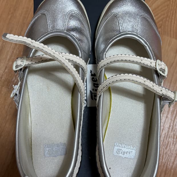 오니츠카 타이거 멕시코 66 TGRS 실버 크림 240 메리제인