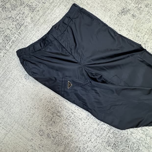 프라다 리나일론 팬츠 52사이즈