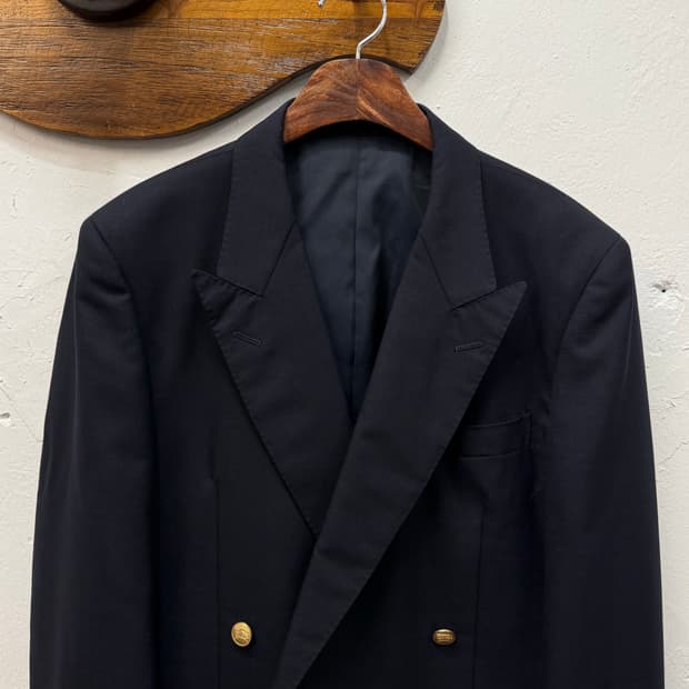 L) Burberrys Wool & Mohair Gold Button D