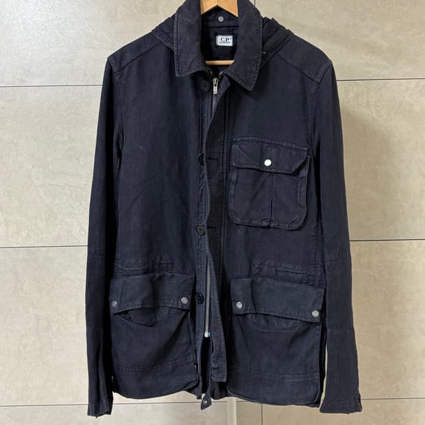 CP컴퍼니 가먼트다잉 사파리 자킷