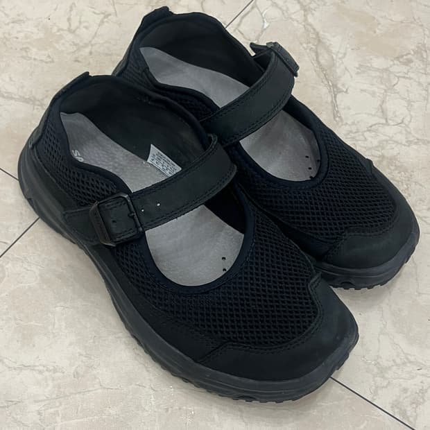 살로몬 메리제인 235