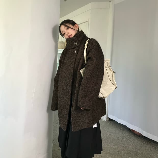 브라운 하이넥 코트 