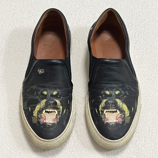 지방시 로트와일러 슬립온