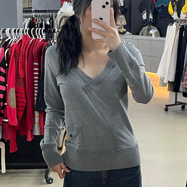 디젤 브이넥 맨투맨