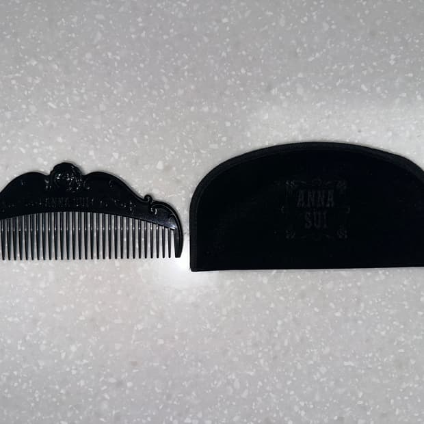 안나수이 Anna Sui 반달 헤어빗 새제품