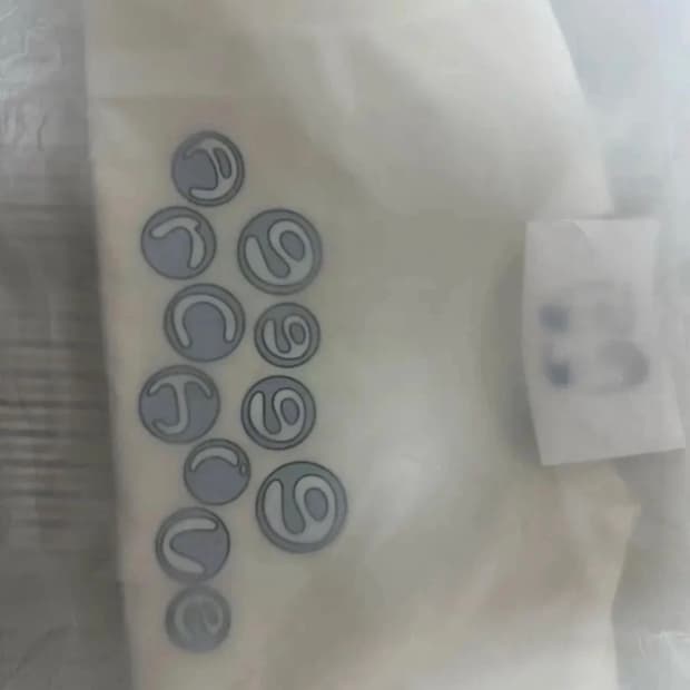 9999아카이브 버블 로고티 1사이즈(새상품) 팝니다!