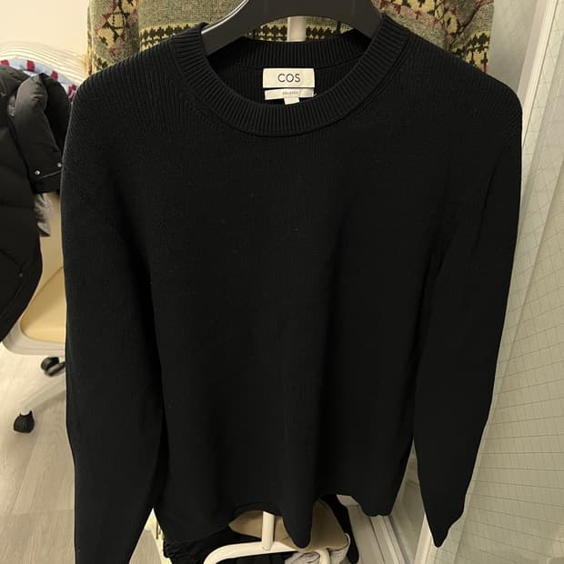 cos 다크네이비 니트