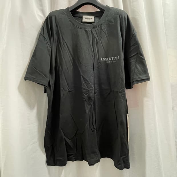 피어오브갓 에센셜/ 체스트 로고 숏슬리브 티셔츠 블랙/ L
