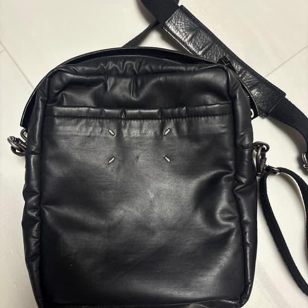 메종 마르지엘라 크로스백 블랙