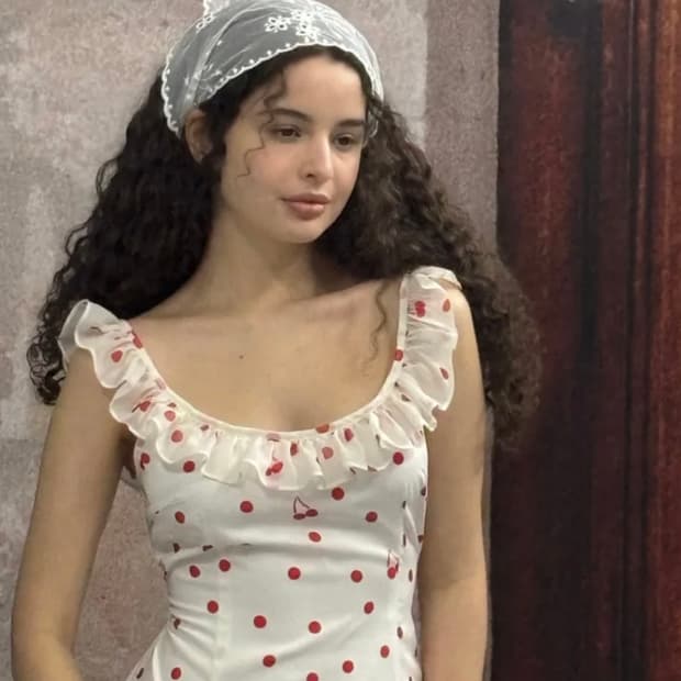 루루서울 체리 도트 프릴 드레스