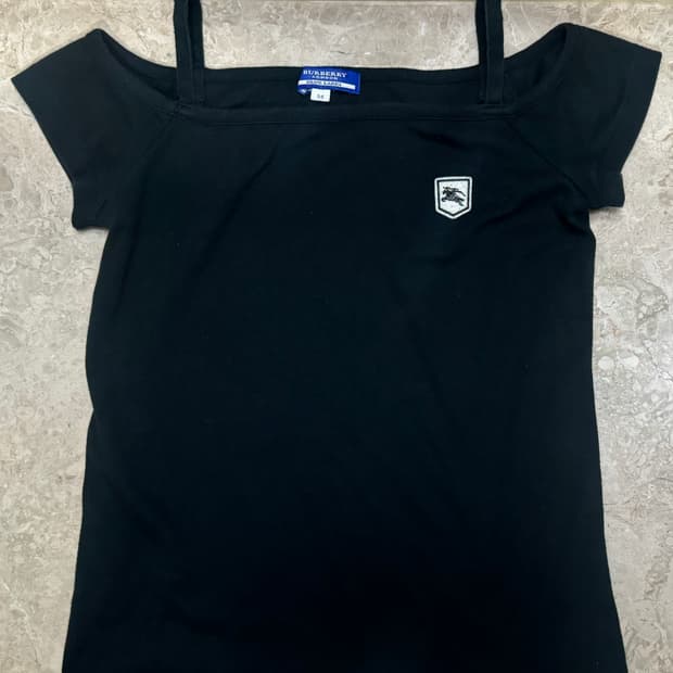 버버리 블루라벨 오프숄더 반팔 판매합니다