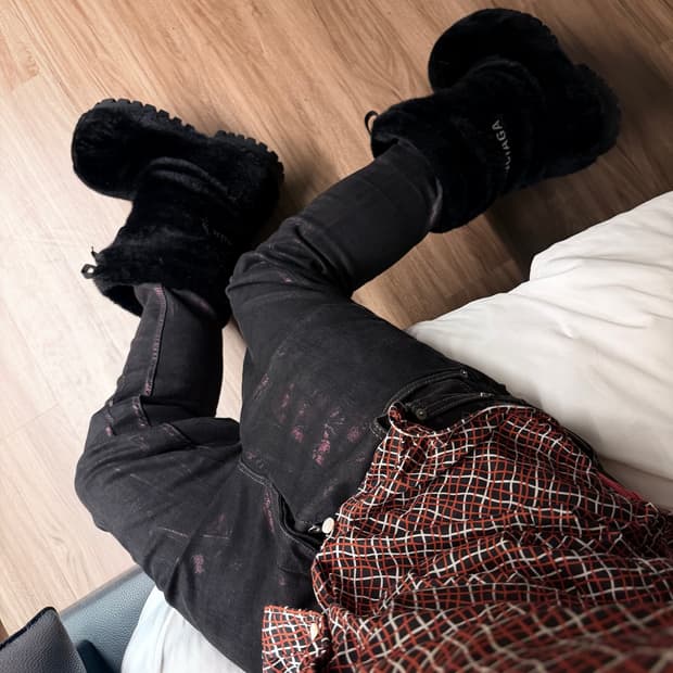 발렌시아가 알래스카 퍼부츠 43-44