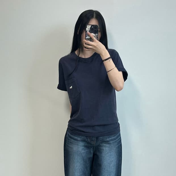 메종키츠네 자수로고 포켓 네이비 반팔 티셔츠