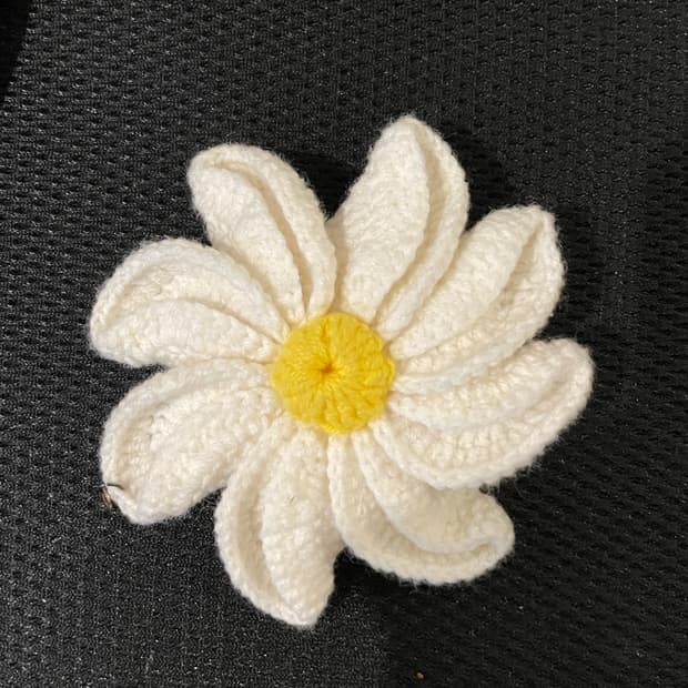 피스마이너스원 피마원 데이지 브로치