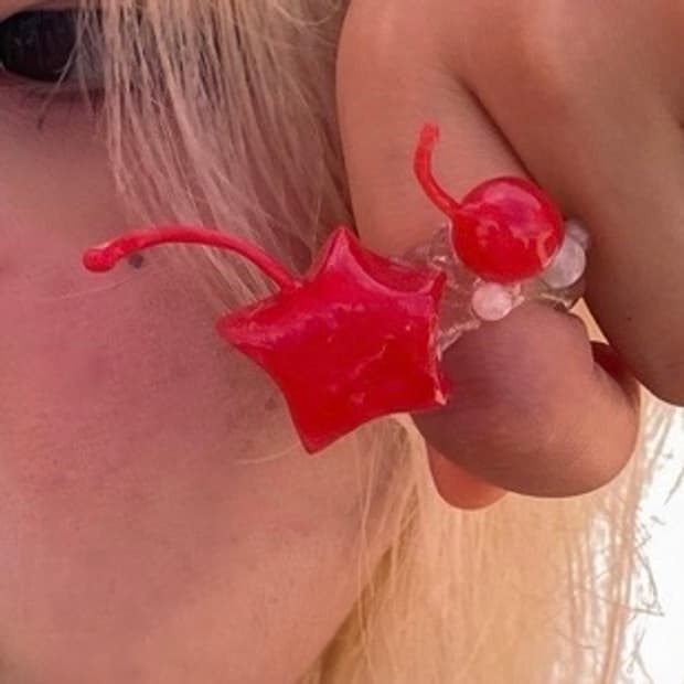 ✦･ﾟ: ✧･ﾟ: 𝒯𝓌𝒾𝓃𝓀𝓁𝑒 𝒞𝒽𝑒𝓇𝓇𝓎 🍒