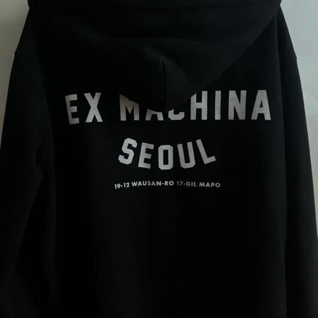 데우스 엑스 마키나 서울 컬리지 후드 자켓 블랙