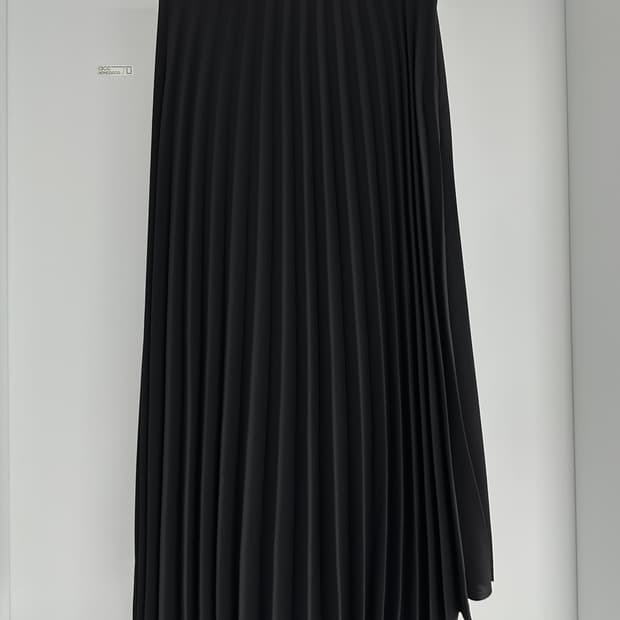[COS 코스] 여성 블랙 플리츠 스커트