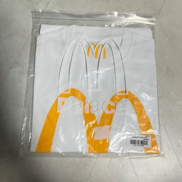 새상품(L) 팔라스 맥도날드 로고 반팔티셔츠 화이트