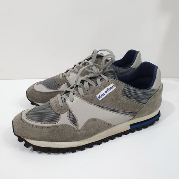 zda 2400 마라톤 스니커 그레이 42 (265~270)
